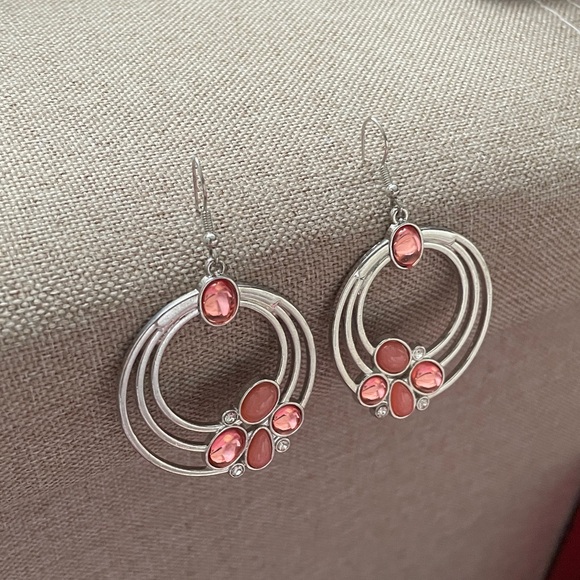 ✨Silver and Pink Stones Drop Pierced Earrings✨NEW - Picture 2 of 4